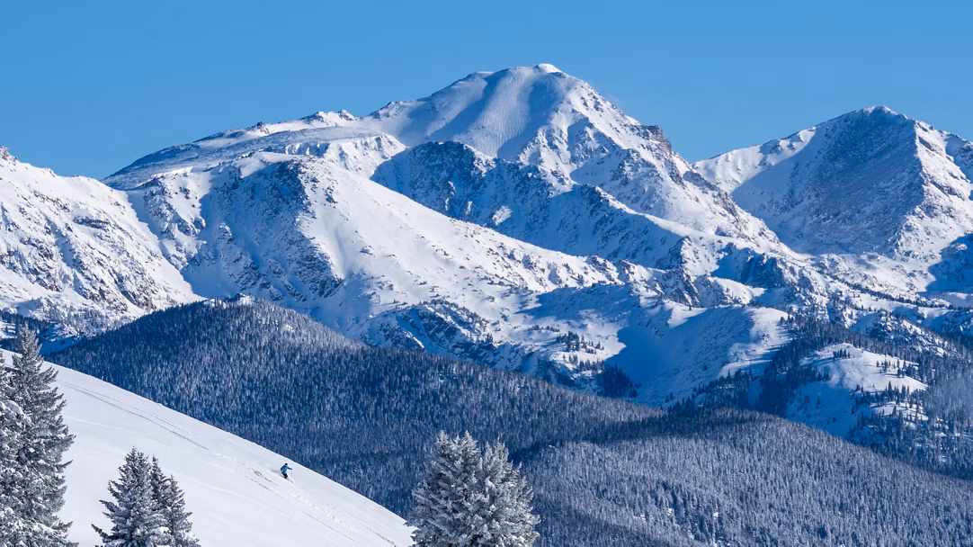 Mountain landscape representing skiing and movement